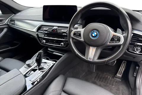SL22TUP BMW 5 Series 2.0 530e 12kWh M Sport Touring Steptronic xDrive Euro 6 (s/s) 5dr Thumbnail #19