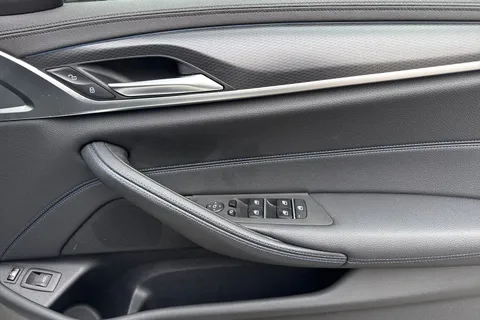 SL22TUP BMW 5 Series 2.0 530e 12kWh M Sport Touring Steptronic xDrive Euro 6 (s/s) 5dr Thumbnail #22