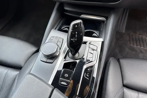 SL22TUP BMW 5 Series 2.0 530e 12kWh M Sport Touring Steptronic xDrive Euro 6 (s/s) 5dr Thumbnail #24