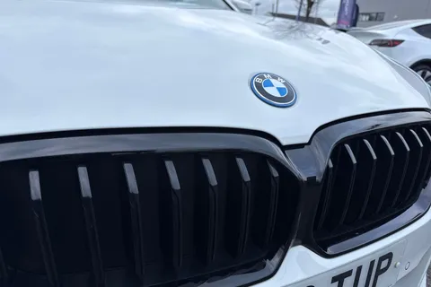 SL22TUP BMW 5 Series 2.0 530e 12kWh M Sport Touring Steptronic xDrive Euro 6 (s/s) 5dr Thumbnail #27