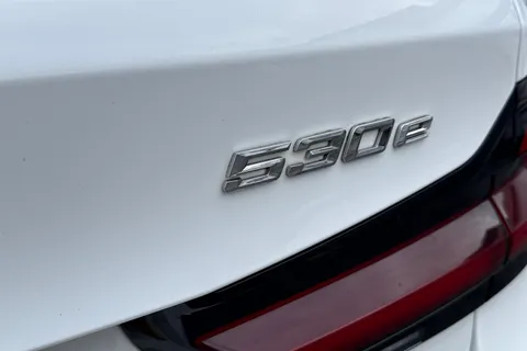 SL22TUP BMW 5 Series 2.0 530e 12kWh M Sport Touring Steptronic xDrive Euro 6 (s/s) 5dr Thumbnail #35