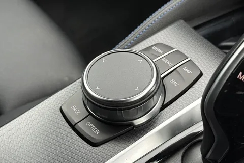 SL22TUP BMW 5 Series 2.0 530e 12kWh M Sport Touring Steptronic xDrive Euro 6 (s/s) 5dr Thumbnail #54