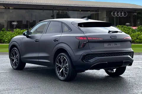  Audi Q3 1.5 e-hybrid Edition 1 Sportback S Tronic Euro 6 (s/s) 5dr 26kWh Thumbnail #3