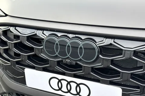  Audi Q3 1.5 e-hybrid Edition 1 Sportback S Tronic Euro 6 (s/s) 5dr 26kWh Thumbnail #25