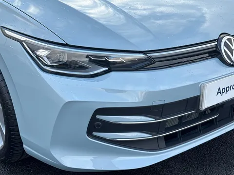 KM75BVB Volkswagen Golf 1.5 TSI 204 Style eHybrid 5dr DSG Thumbnail #9