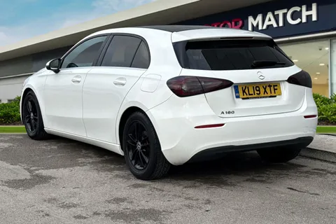 KL19XTF Mercedes-Benz A Class 1.3 A180 SE Euro 6 (s/s) 5dr Thumbnail #3
