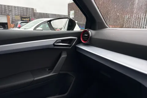 DA75HSG SEAT Arona 1.5 TSI FR DSG Euro 6 (s/s) 5dr Thumbnail #33