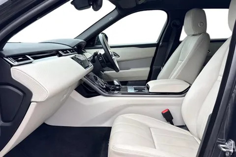 KW72UFC Land Rover Range Rover Velar 2.0 D200 Velar Edition 5dr Thumbnail #4