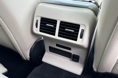 KW72UFC Land Rover Range Rover Velar 2.0 D200 Velar Edition 5dr Thumbnail #20