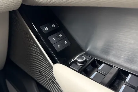KW72UFC Land Rover Range Rover Velar 2.0 D200 Velar Edition 5dr Thumbnail #27