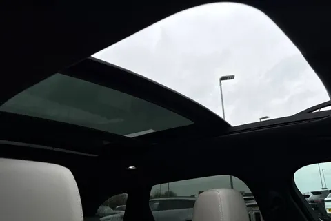 KW72UFC Land Rover Range Rover Velar 2.0 D200 Velar Edition 5dr Thumbnail #33