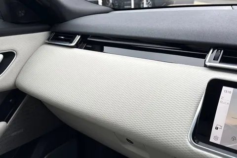 KW72UFC Land Rover Range Rover Velar 2.0 D200 Velar Edition 5dr Thumbnail #46