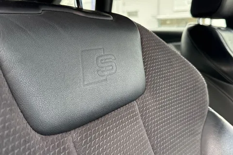 30 of 60 for Audi A4 Avant 1.4 TFSI S line Euro 6 (s/s) 5dr