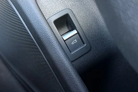 38 of 60 for Audi A4 Avant 1.4 TFSI S line Euro 6 (s/s) 5dr