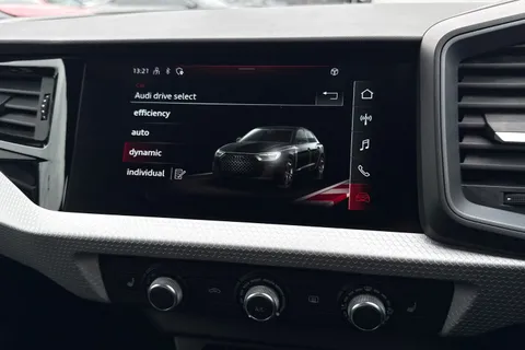 DS22UPR Audi A1 S line 30 TFSI  110 PS S tronic Thumbnail #30