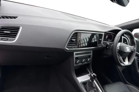 14 of 45 for SEAT Ateca 1.5 TSI EVO FR Black Edition Euro 6 (s/s) 5dr