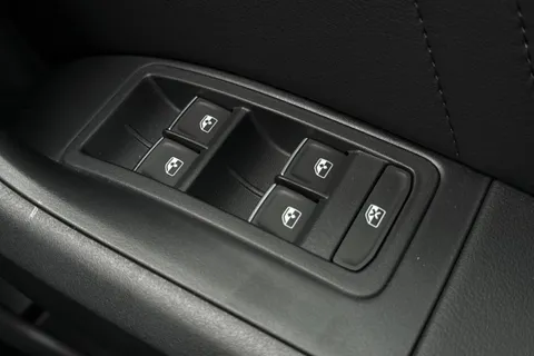 35 of 45 for SEAT Ateca 1.5 TSI EVO FR Black Edition Euro 6 (s/s) 5dr