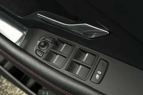 BJ20WPV Jaguar E-Pace 2.0 D180 Chequered Flag Auto AWD Euro 6 (s/s) 5dr Thumbnail #21