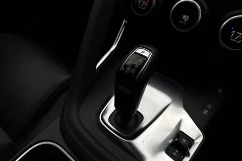 BJ20WPV Jaguar E-Pace 2.0 D180 Chequered Flag Auto AWD Euro 6 (s/s) 5dr Thumbnail #23