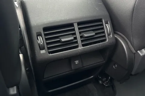 BJ20WPV Jaguar E-Pace 2.0 D180 Chequered Flag Auto AWD Euro 6 (s/s) 5dr Thumbnail #39