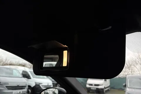 BJ20WPV Jaguar E-Pace 2.0 D180 Chequered Flag Auto AWD Euro 6 (s/s) 5dr Thumbnail #57