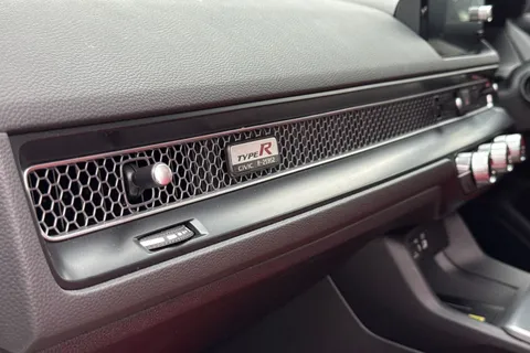 DK74OLR Honda Civic 2.0 VTEC Turbo Type R 5dr Thumbnail #40