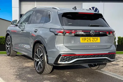 YP25ZCF Volkswagen Tiguan 1.5 eTSI 150 R-Line 5dr DSG **PAN ROOF + LEATHER** Thumbnail #3