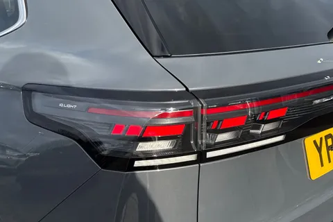 YP25ZCF Volkswagen Tiguan 1.5 eTSI 150 R-Line 5dr DSG **PAN ROOF + LEATHER** Thumbnail #8