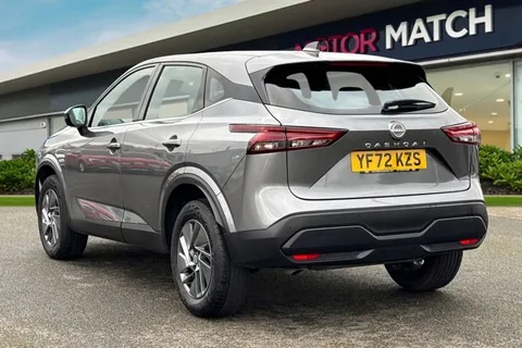 YF72KZS Nissan Qashqai 1.3 DIG-T MHEV Acenta Premium XTRON Euro 6 (s/s) 5dr Thumbnail #3