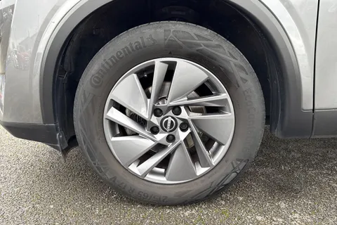 YF72KZS Nissan Qashqai 1.3 DIG-T MHEV Acenta Premium XTRON Euro 6 (s/s) 5dr Thumbnail #14