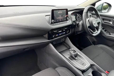 YF72KZS Nissan Qashqai 1.3 DIG-T MHEV Acenta Premium XTRON Euro 6 (s/s) 5dr Thumbnail #16