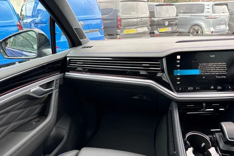 Volkswagen Touareg 3.0 V6 TSI eHybrid 14.3kWh R Tiptronic 4Motion Euro 6 (s/s) 5dr Thumbnail #20