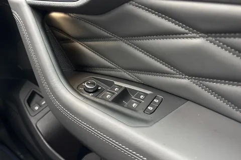 Volkswagen Touareg 3.0 V6 TSI eHybrid 14.3kWh R Tiptronic 4Motion Euro 6 (s/s) 5dr Thumbnail #21