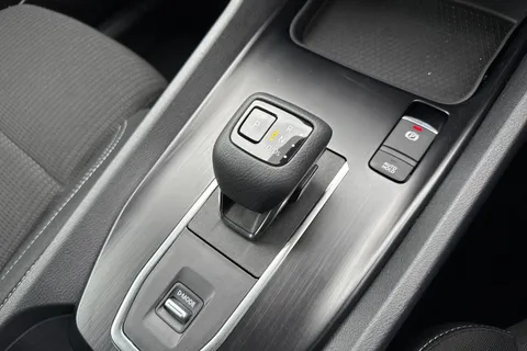 YF72KZS Nissan Qashqai 1.3 DIG-T MHEV Acenta Premium XTRON Euro 6 (s/s) 5dr Thumbnail #24