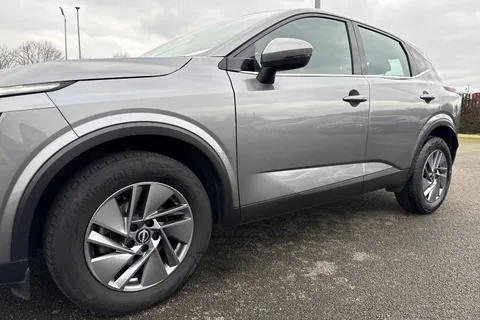 YF72KZS Nissan Qashqai 1.3 DIG-T MHEV Acenta Premium XTRON Euro 6 (s/s) 5dr Thumbnail #29