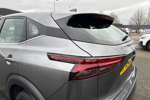 YF72KZS Nissan Qashqai 1.3 DIG-T MHEV Acenta Premium XTRON Euro 6 (s/s) 5dr Thumbnail #32