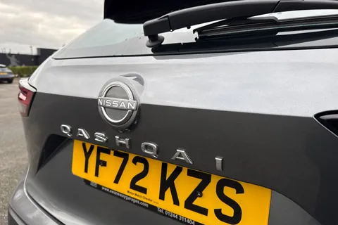 YF72KZS Nissan Qashqai 1.3 DIG-T MHEV Acenta Premium XTRON Euro 6 (s/s) 5dr Thumbnail #34