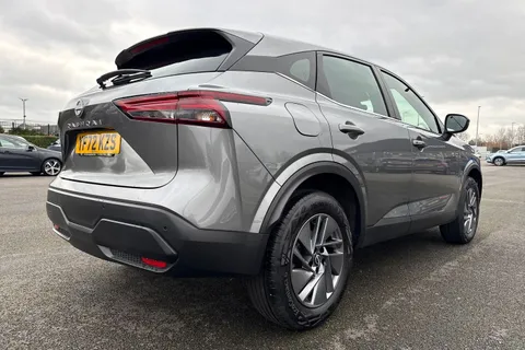 YF72KZS Nissan Qashqai 1.3 DIG-T MHEV Acenta Premium XTRON Euro 6 (s/s) 5dr Thumbnail #35
