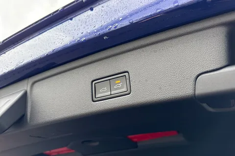 Volkswagen Touareg 3.0 V6 TSI eHybrid 14.3kWh R Tiptronic 4Motion Euro 6 (s/s) 5dr Thumbnail #33