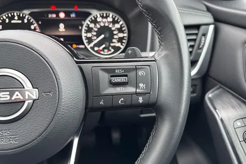 YF72KZS Nissan Qashqai 1.3 DIG-T MHEV Acenta Premium XTRON Euro 6 (s/s) 5dr Thumbnail #40