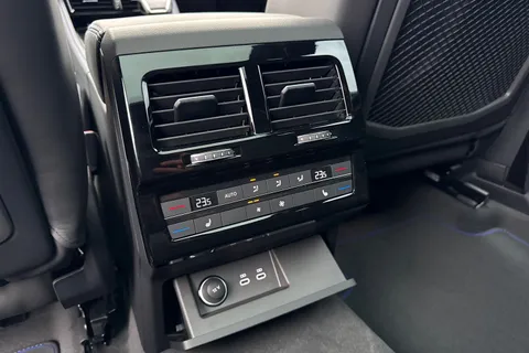 Volkswagen Touareg 3.0 V6 TSI eHybrid 14.3kWh R Tiptronic 4Motion Euro 6 (s/s) 5dr Thumbnail #39