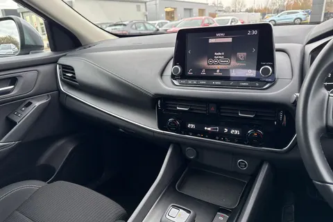 YF72KZS Nissan Qashqai 1.3 DIG-T MHEV Acenta Premium XTRON Euro 6 (s/s) 5dr Thumbnail #45