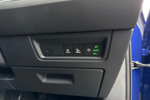 Volkswagen Touareg 3.0 V6 TSI eHybrid 14.3kWh R Tiptronic 4Motion Euro 6 (s/s) 5dr Thumbnail #42