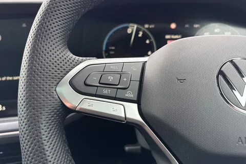 Volkswagen Touareg 3.0 V6 TSI eHybrid 14.3kWh R Tiptronic 4Motion Euro 6 (s/s) 5dr Thumbnail #48