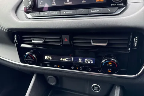 YF72KZS Nissan Qashqai 1.3 DIG-T MHEV Acenta Premium XTRON Euro 6 (s/s) 5dr Thumbnail #52