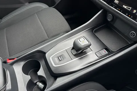 YF72KZS Nissan Qashqai 1.3 DIG-T MHEV Acenta Premium XTRON Euro 6 (s/s) 5dr Thumbnail #55