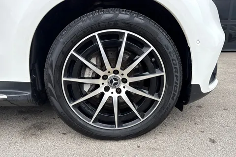 GU70LHJ Mercedes-Benz Eqc EQC 400 80kWh AMG Line Auto 4MATIC 5dr Thumbnail #12