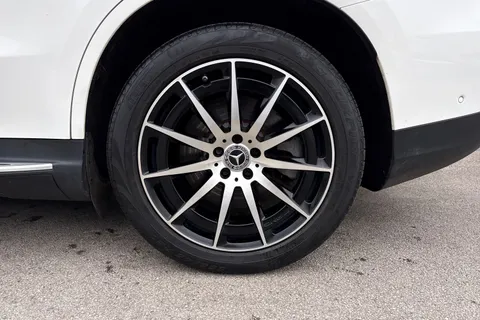 GU70LHJ Mercedes-Benz Eqc EQC 400 80kWh AMG Line Auto 4MATIC 5dr Thumbnail #14