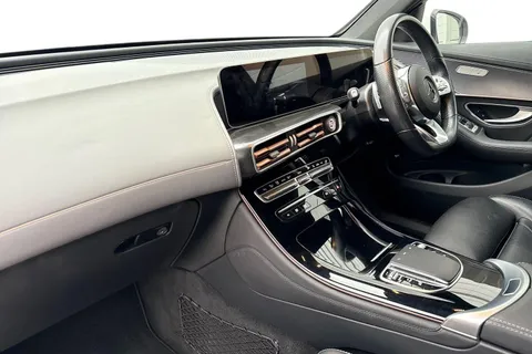 GU70LHJ Mercedes-Benz Eqc EQC 400 80kWh AMG Line Auto 4MATIC 5dr Thumbnail #16