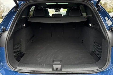 KY24TJV Audi Q6 E-Tron Q6 SUV Launch Edition e-tron quattro 285,00 kW Thumbnail #7